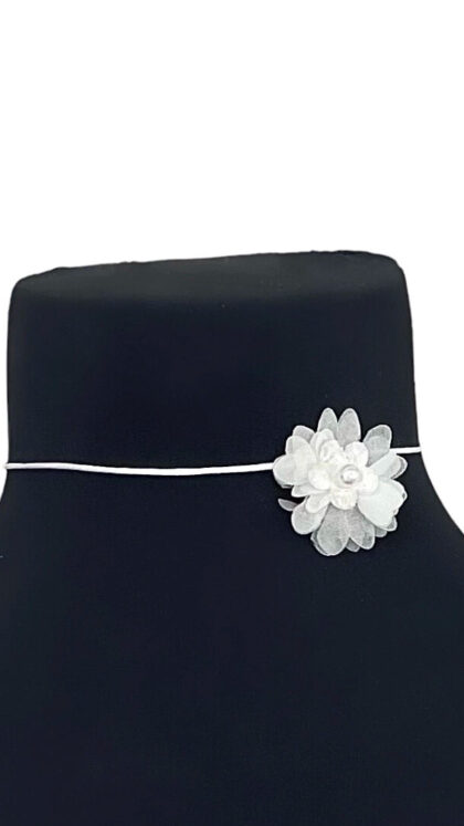 Choker Flor Branca