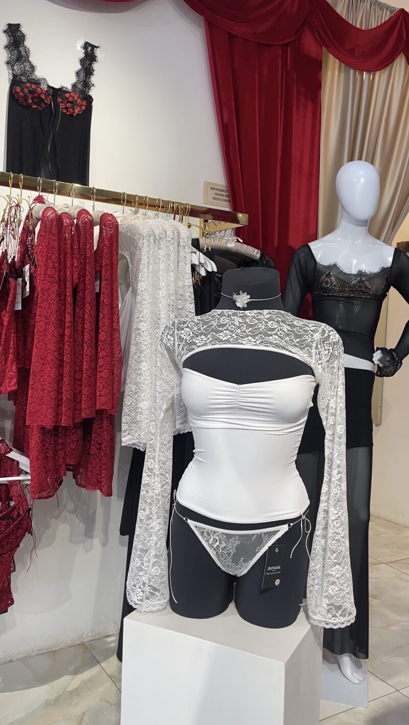 Blusa Neve e Colar Rosa Branca - Imagem 4